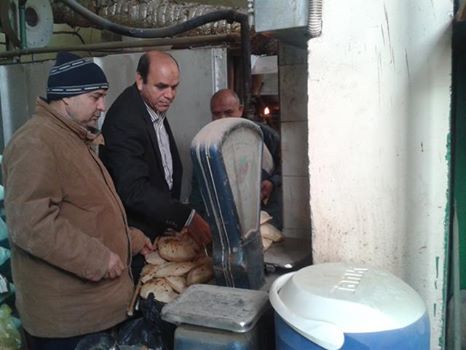 بالصور.. حملة تموينية على المخابز بالقناطر الخيرية 
