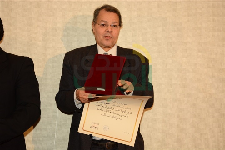 بالصور.. تكريم النجوم في ختام مهرجان جمعية الفيلم بالصور.. تكريم النجوم في ختام مهرجان جمعية الفيلم