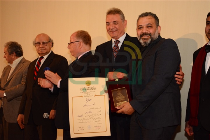 بالصور.. تكريم النجوم في ختام مهرجان جمعية الفيلم بالصور.. تكريم النجوم في ختام مهرجان جمعية الفيلم