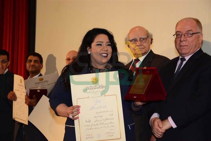 بالصور.. تكريم النجوم في ختام مهرجان جمعية الفيلم بالصور.. تكريم النجوم في ختام مهرجان جمعية الفيلم