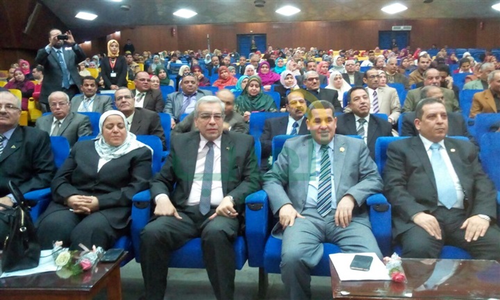 "تعليم القليوبية" تشارك فى ملتقى تطبيقات التكنولوجيا فى التربية بجامعة بنها