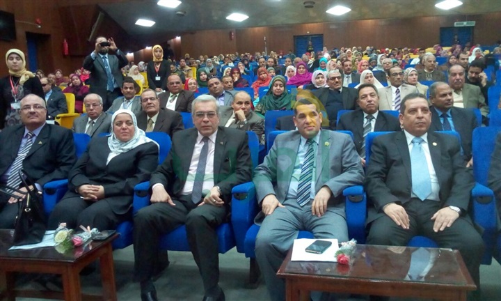 "تعليم القليوبية" تشارك فى ملتقى تطبيقات التكنولوجيا فى التربية بجامعة بنها