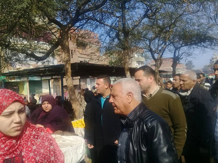 بالصور... تحرير 45 محضر إشغالات بكفر شكر 