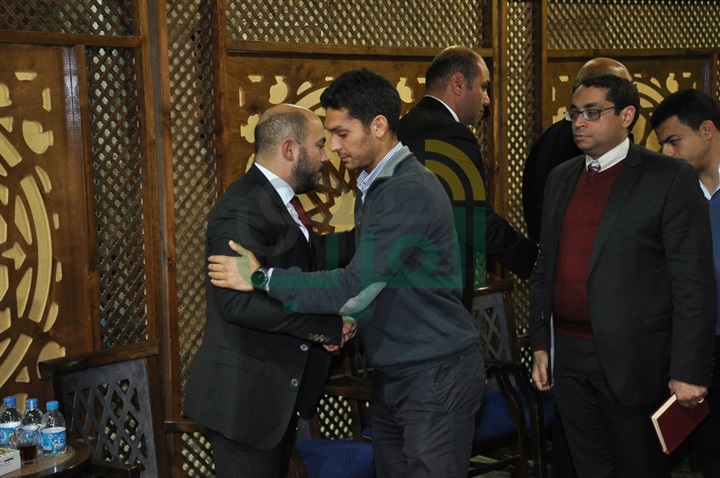 بالصور..  عزاء والد المطرب محمود العسيلى 
