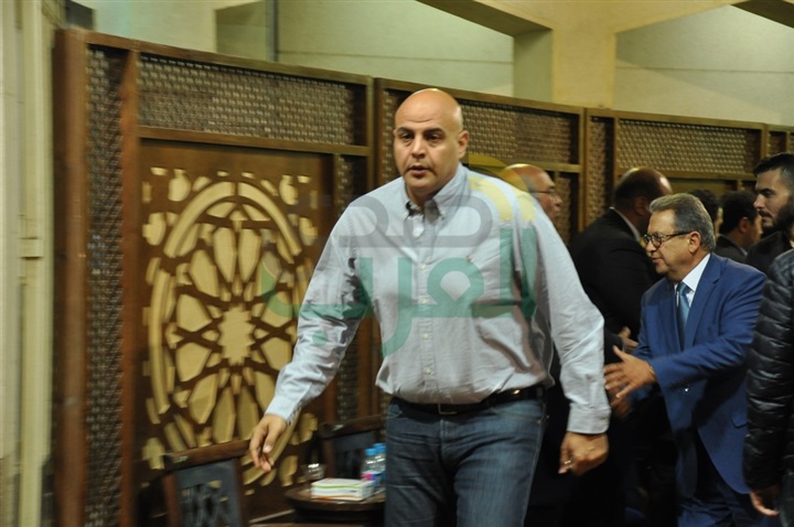 انتهاء عزاء والد المطرب محمود العسيلى بحضور المشاهير