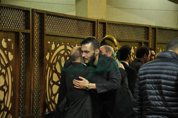 انتهاء عزاء والد المطرب محمود العسيلى بحضور المشاهير