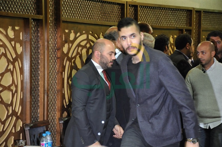انتهاء عزاء والد المطرب محمود العسيلى بحضور المشاهير