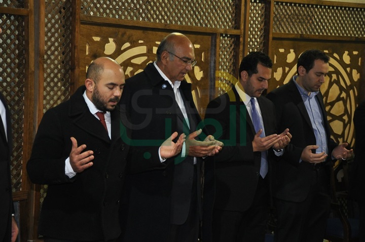 انتهاء عزاء والد المطرب محمود العسيلى بحضور المشاهير