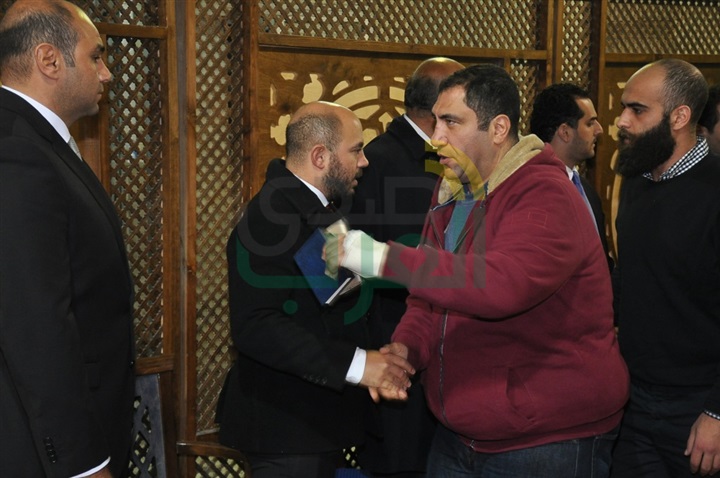 انتهاء عزاء والد المطرب محمود العسيلى بحضور المشاهير