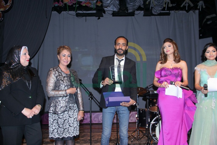 بالصور.. تكريم نجوم الفن فى حفل توزيع جوائز إذاعة الشرق الاوسط بالصور.. تكريم نجوم الفن فى حفل توزيع جوائز إذاعة الشرق الاوسط