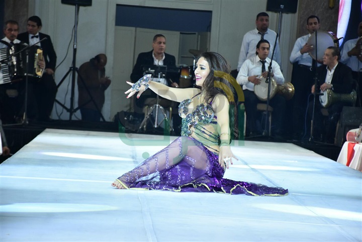بالصور.. الراقصة "إيمي سلطان" تشعل حفل عيد الحب بالفورسيزون بالصور.. الراقصة "إيمي سلطان" تشعل حفل عيد الحب بالفورسيزون