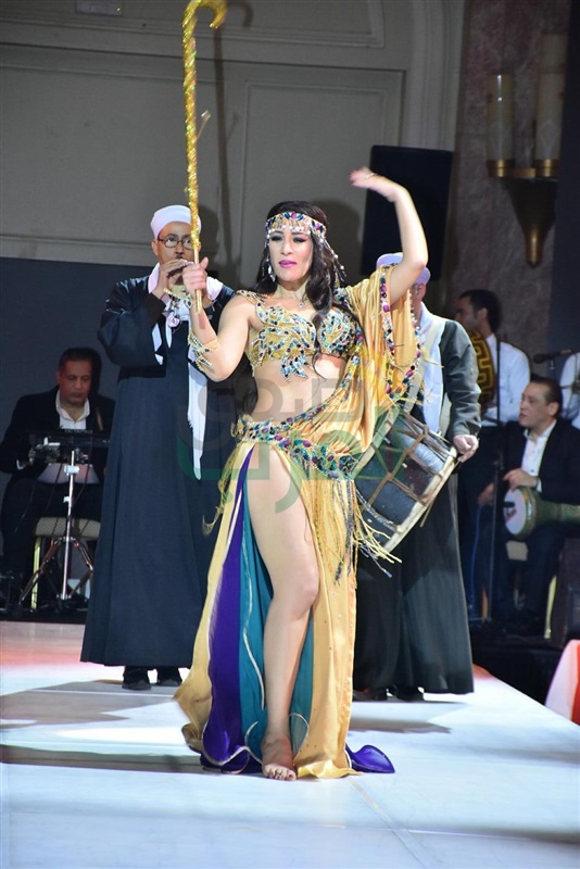 بالصور.. الراقصة "إيمي سلطان" تشعل حفل عيد الحب بالفورسيزون بالصور.. الراقصة "إيمي سلطان" تشعل حفل عيد الحب بالفورسيزون