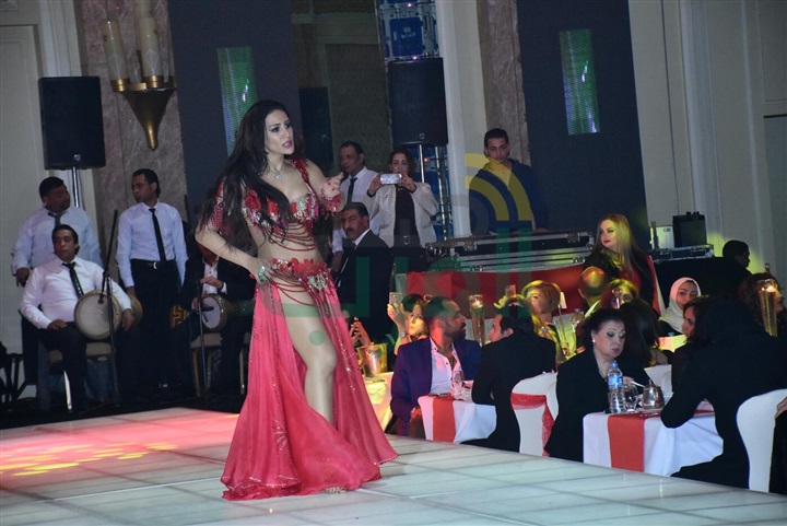 بالصور.. الراقصة "إيمي سلطان" تشعل حفل عيد الحب بالفورسيزون بالصور.. الراقصة "إيمي سلطان" تشعل حفل عيد الحب بالفورسيزون