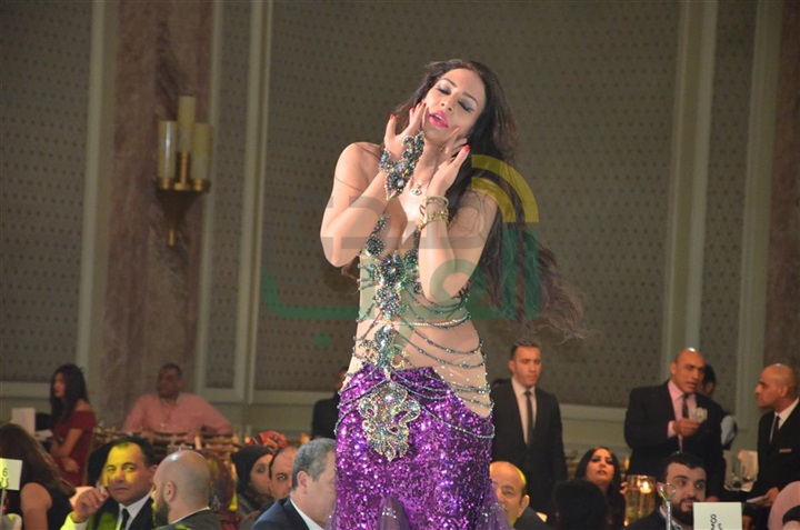 بالصور.. الراقصة "إيمي سلطان" تشعل حفل عيد الحب بالفورسيزون بالصور.. الراقصة "إيمي سلطان" تشعل حفل عيد الحب بالفورسيزون