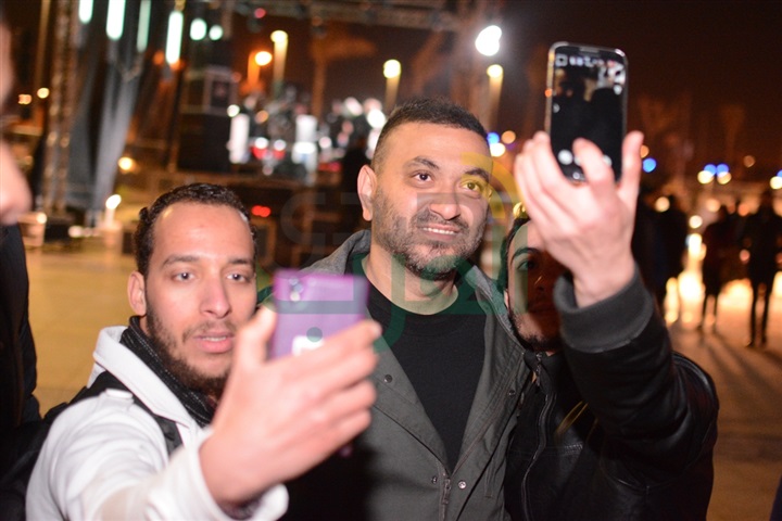 بالصور.. كريم محسن و"عالرصيف باند" يشعلان حفل عيد الحب بالتجمع الخامس بالصور.. كريم محسن و"عالرصيف باند" يشعلان حفل عيد الحب بالتجمع الخامس