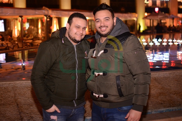 بالصور.. كريم محسن و"عالرصيف باند" يشعلان حفل عيد الحب بالتجمع الخامس بالصور.. كريم محسن و"عالرصيف باند" يشعلان حفل عيد الحب بالتجمع الخامس