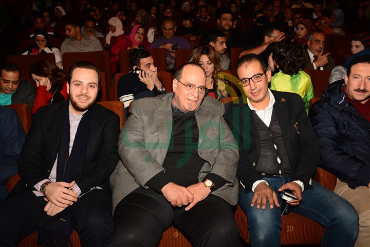 بالصور .. صادق الصباح يقيم إحتفال ضخم بنهاية الموسم الحالي لمسرح مصر بالصور .. صادق الصباح يقيم إحتفال ضخم بنهاية الموسم الحالي لمسرح مصر