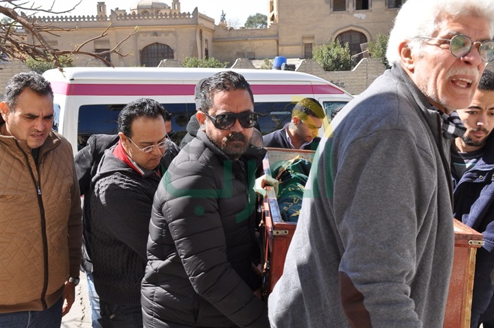 بالصور.. وصول جثمان والد الفنان أمير كرارة لمسجد السلطان حسن 