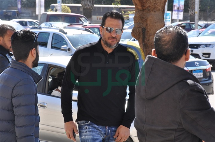 بالصور.. نجوم الفن يشيعون جنازة والد امير كرارة بالصور.. نجوم الفن يشيعون جنازة والد امير كرارة