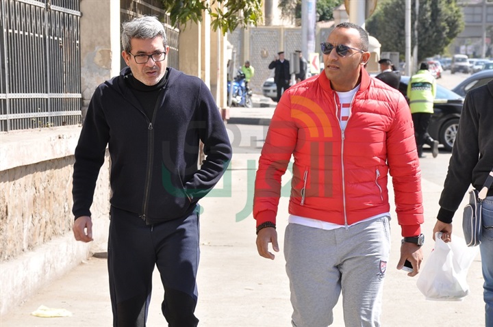 بالصور.. نجوم الفن يشيعون جنازة والد امير كرارة بالصور.. نجوم الفن يشيعون جنازة والد امير كرارة