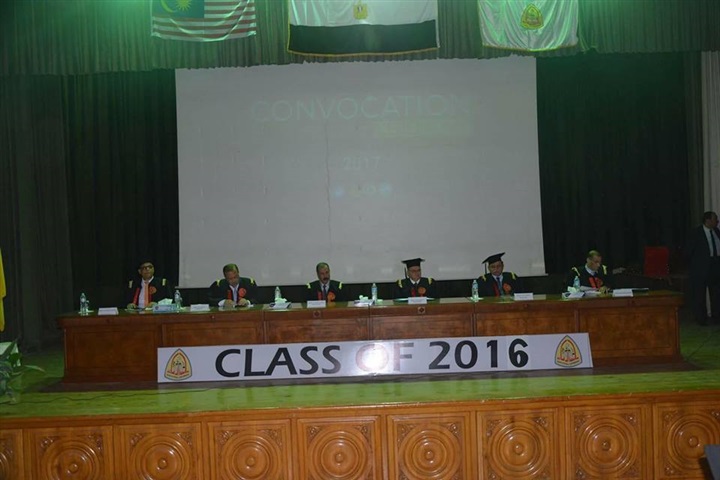 جامعة الزقازيق تحتفل بتخريج دفعة 2016 من طلاب البرنامج الماليزي