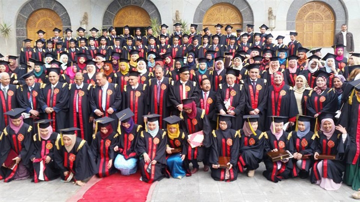 جامعة الزقازيق تحتفل بتخريج دفعة 2016 من طلاب البرنامج الماليزي