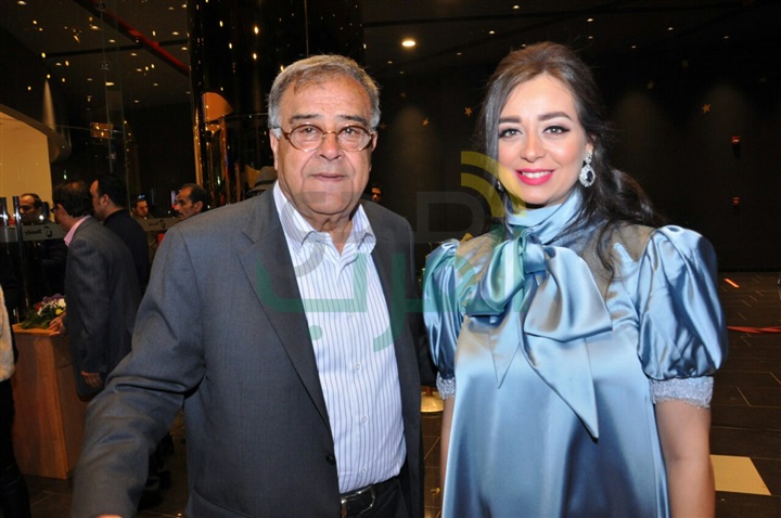 بالصور.. توافد نجوم الفن وأبطال عرض يوم من الأيام بالصور.. توافد نجوم الفن وأبطال عرض يوم من الأيام