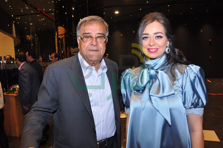 بالصور.. توافد نجوم الفن وأبطال عرض يوم من الأيام بالصور.. توافد نجوم الفن وأبطال عرض يوم من الأيام
