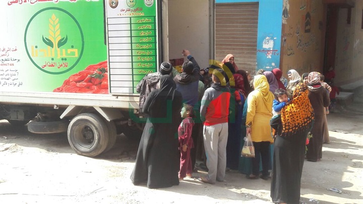 "خير بلدنا" تطلق قافلة غذائية فى حلوان بالتعاون مع"المنتجين الزراعيين"
