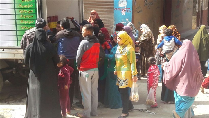 "خير بلدنا" تطلق قافلة غذائية فى حلوان بالتعاون مع"المنتجين الزراعيين"