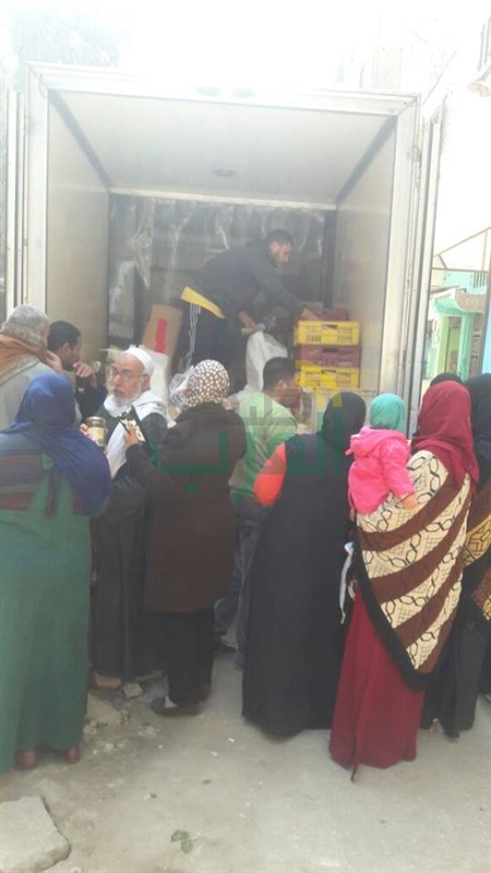 "خير بلدنا" تطلق قافلة غذائية فى حلوان بالتعاون مع"المنتجين الزراعيين"