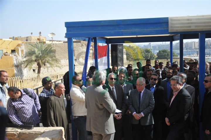 بالصور.. وزير الأثار والمحافظ يفتتحان متحف الحفائر بأسوان