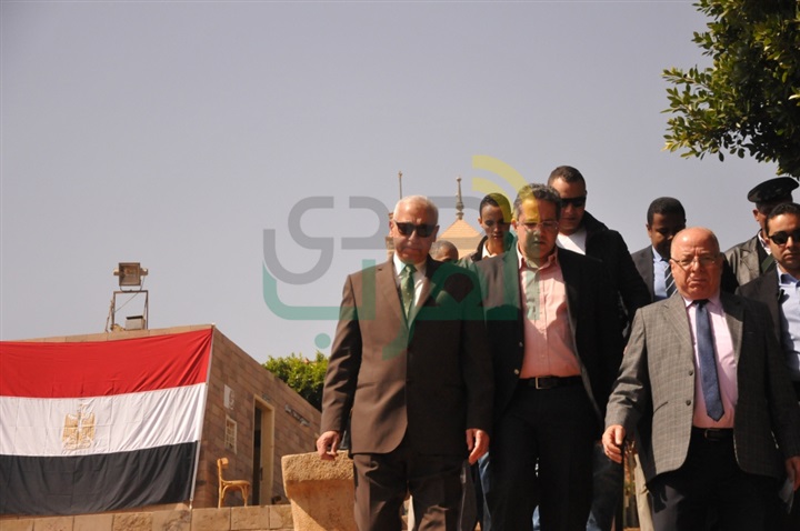بالصور.. وزير الأثار والمحافظ يفتتحان متحف الحفائر بأسوان