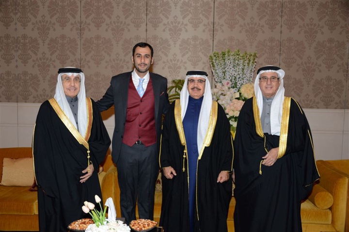 أماني الموجي تهنئ مستشار جلالة الملك لشؤون الإعلام البحريني نبيل بن يعقوب الحمر بزفاف نجله عبدالله
