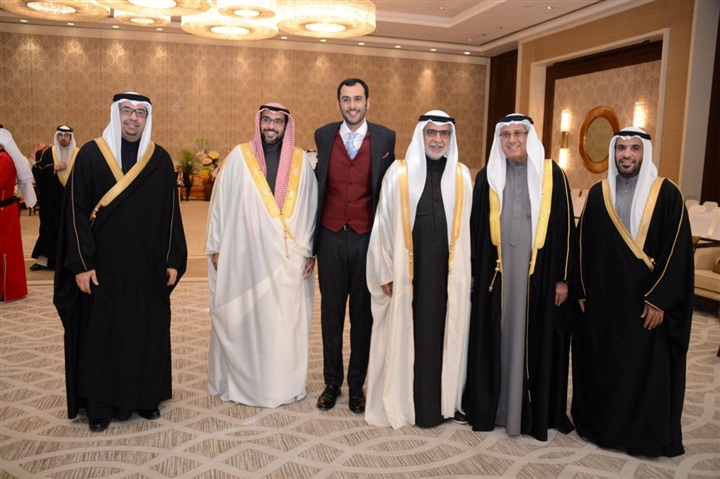 أماني الموجي تهنئ مستشار جلالة الملك لشؤون الإعلام البحريني نبيل بن يعقوب الحمر بزفاف نجله عبدالله