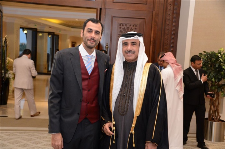 أماني الموجي تهنئ مستشار جلالة الملك لشؤون الإعلام البحريني نبيل بن يعقوب الحمر بزفاف نجله عبدالله