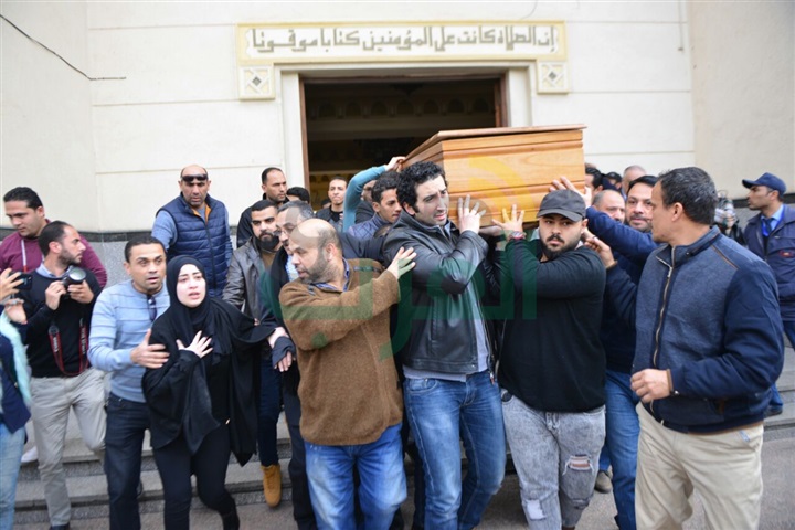 بالصور.. نجوم الفن يشيعون جنازة صلاح رشوان بالصور.. نجوم الفن يشيعون جنازة صلاح رشوان