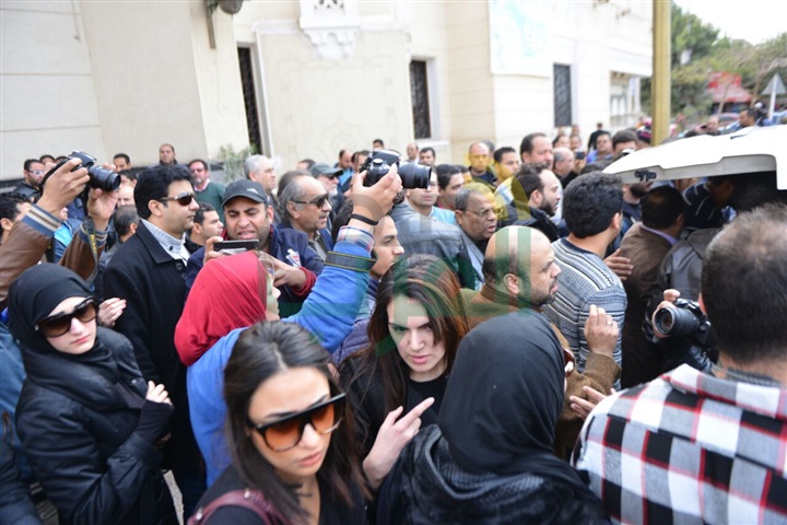 بالصور.. نجوم الفن يشيعون جنازة صلاح رشوان بالصور.. نجوم الفن يشيعون جنازة صلاح رشوان