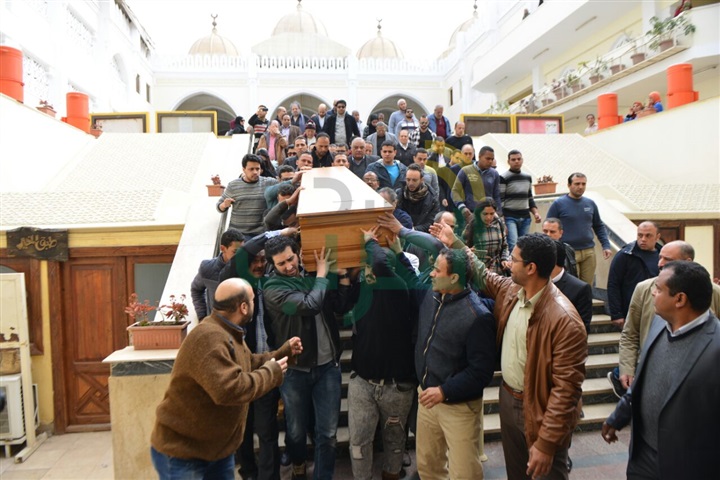 بالصور.. نجوم الفن يشيعون جنازة صلاح رشوان بالصور.. نجوم الفن يشيعون جنازة صلاح رشوان