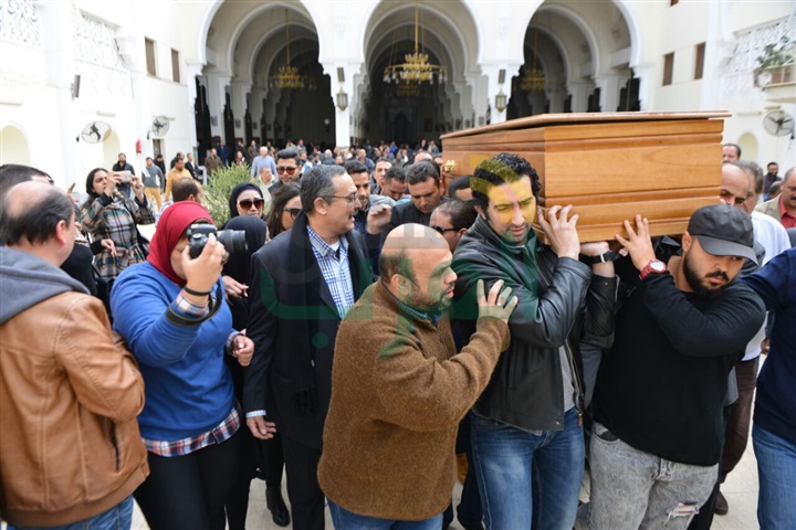 بالصور.. نجوم الفن يشيعون جنازة صلاح رشوان بالصور.. نجوم الفن يشيعون جنازة صلاح رشوان
