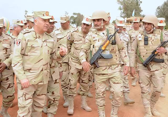 الفريق محمود حجازى يتفقد منظومة إعداد وتدريب قوات إنفاذ القانون بالجيش الثانى الميدانى 