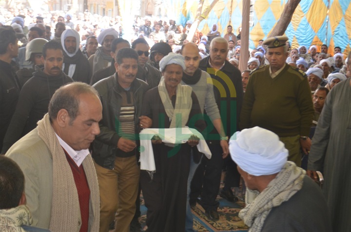 بالصور: محافظ قنا يشهد جلسة صلح القودة بين أبناء العمومة عائلة العويجات