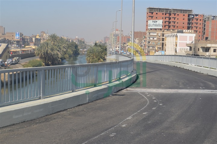 محافظ قنا يتفقد تشطيبات المرحلة الثانية من أعمال تأهيل كوبري السكة الحديد العلوي