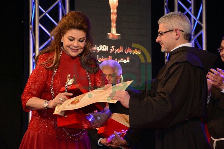 بالصور .. ‎تكريم يحي الفخراني و أنوشكا فى افتتاح المهرجان الكاثوليكي للسينما  