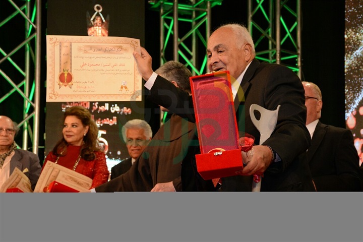 بالصور .. ‎تكريم يحي الفخراني و أنوشكا فى افتتاح المهرجان الكاثوليكي للسينما  
