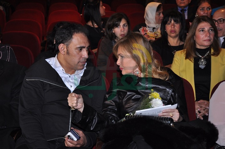 بالصور .. بدء توقيع كتاب الدكتور مدحت العدل بدار الأوبرا بالصور .. بدء توقيع كتاب الدكتور مدحت العدل بدار الأوبرا