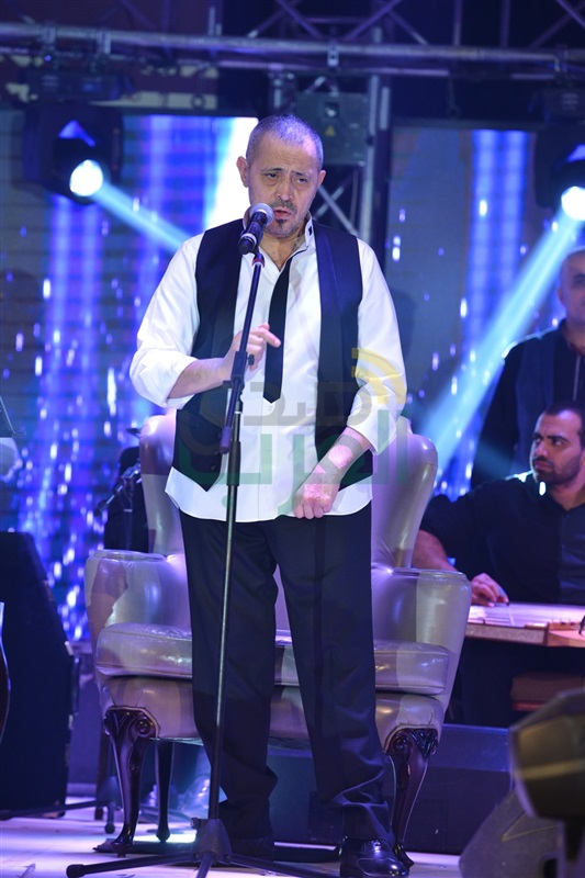 بالصور.. جورج وسوف يطرب الجمهور في ختام حفله مع نيكول سابا بالصور.. جورج وسوف يطرب الجمهور في ختام حفله مع نيكول سابا