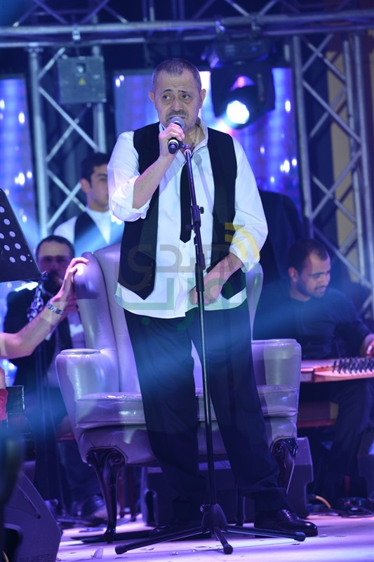 بالصور.. جورج وسوف يطرب الجمهور في ختام حفله مع نيكول سابا بالصور.. جورج وسوف يطرب الجمهور في ختام حفله مع نيكول سابا