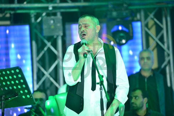 بالصور.. جورج وسوف يطرب الجمهور في ختام حفله مع نيكول سابا بالصور.. جورج وسوف يطرب الجمهور في ختام حفله مع نيكول سابا