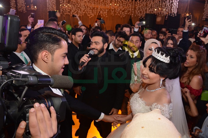 بالصور.. كبار رجال السياسة ونجوم الفن في زفاف عبد الله وساندي بالصور.. كبار رجال السياسة ونجوم الفن في زفاف عبد الله وساندي